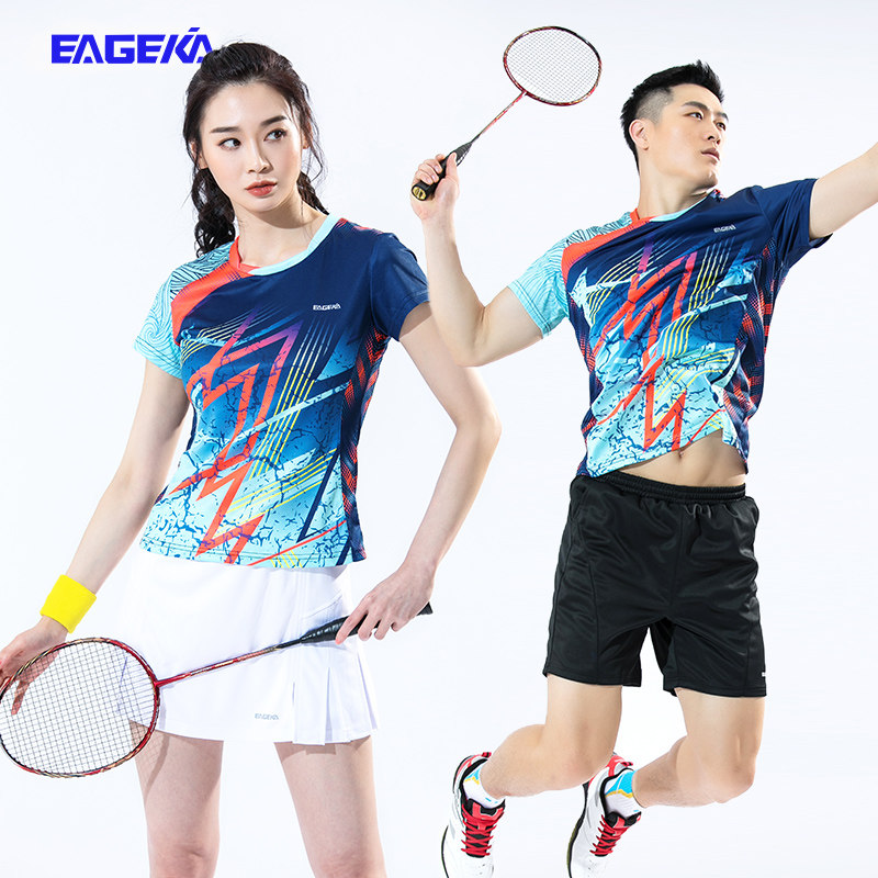 运动时尚的巅峰之作：adidas纽卡斯尔联主场球迷版足球运动速干短袖球衣(图1)